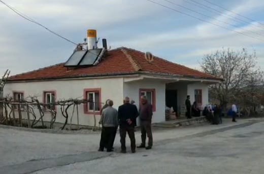 Kardeşini evde ölü buldu