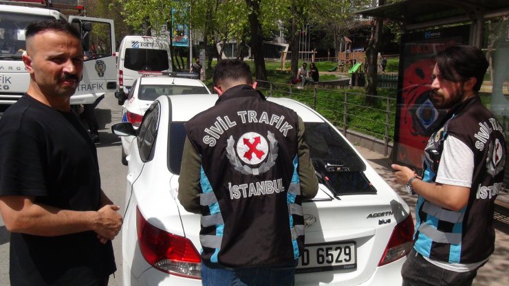 Kırmızı ışık ihlali yapanlar polis dronuna yakalandı