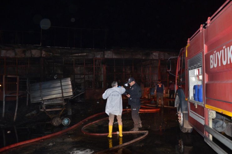 Konya'da astik deposundaki yangın! 5 iş yeri alevlere teslim oldu