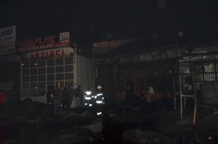 Konya'da astik deposundaki yangın! 5 iş yeri alevlere teslim oldu