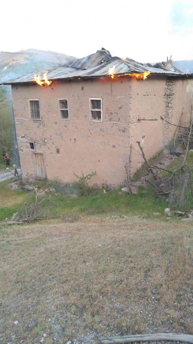 Tunceli’de korkutan yangın