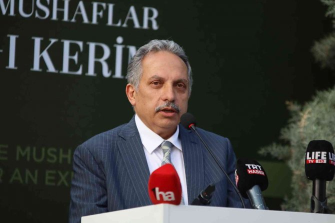 Asırlık Kur’an-ı Kerimlerin tıpkıbasımları Talas’ta sergileniyor