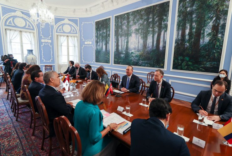 Bakan Çavuşoğlu, Kolombiya Cumhurbaşkanı Marquez ile görüştü