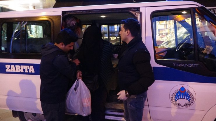 Dilendikleri paralar iç çamaşırı ve bebek arabasından çıktı