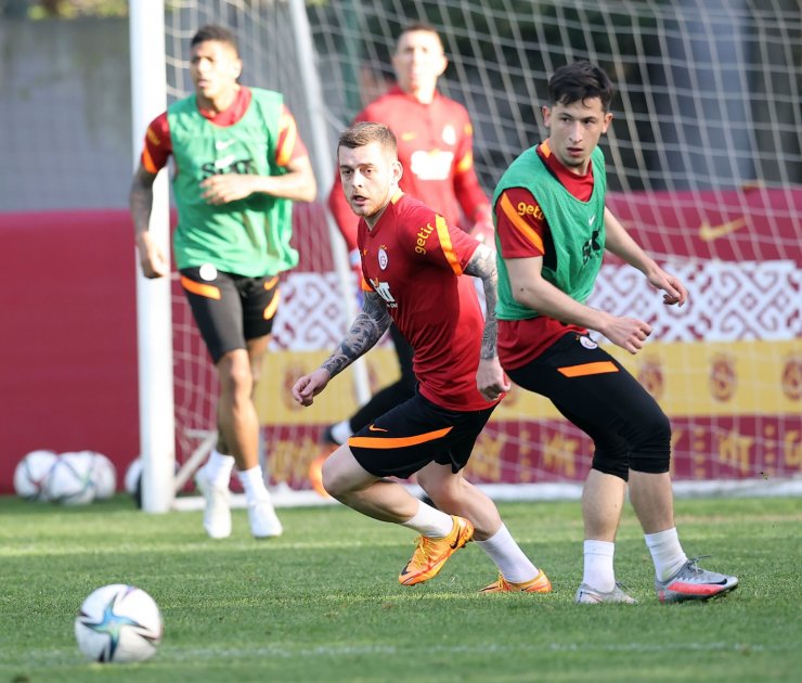 Galatasaray, Sivasspor mesaisini sürdürdü