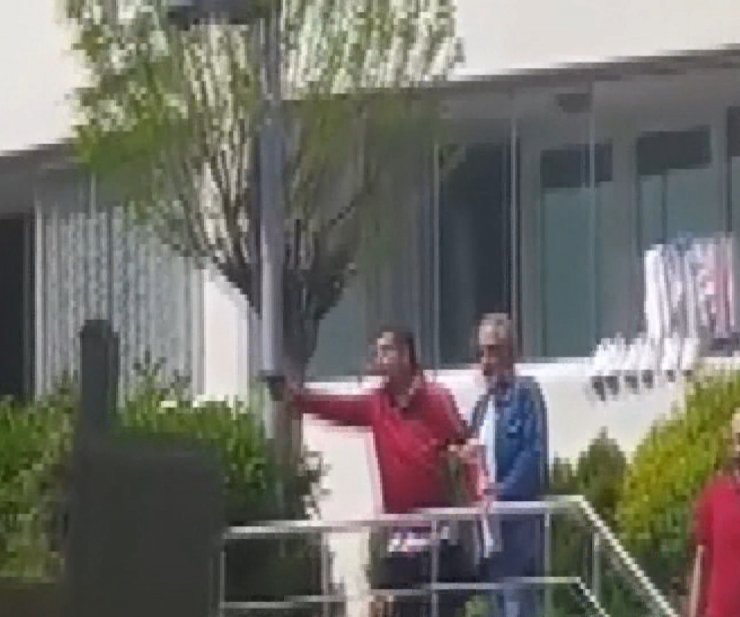 Gerginliğin bitmediği sitede bu kez silahlı kavga çıktı