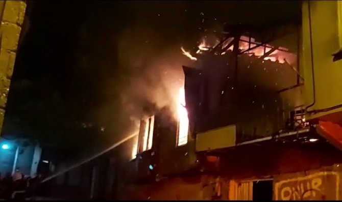 İkamet yangını korkuttu