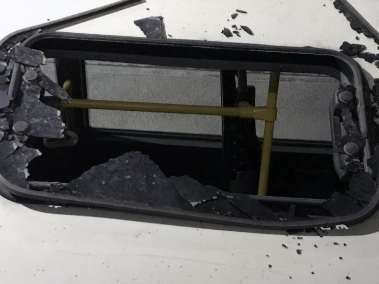 Minibüse yıldırım düştü