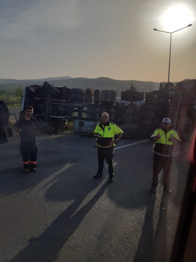 Oksijen yüklü tanker yan yattı