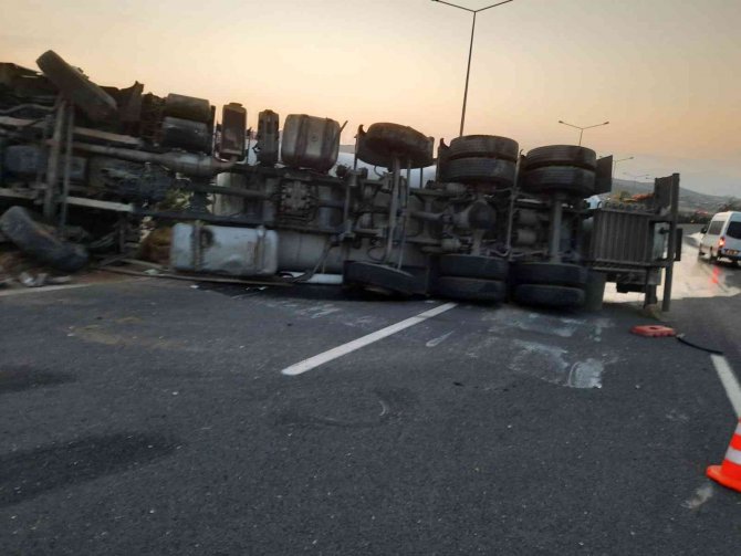 Oksijen yüklü tanker yan yattı