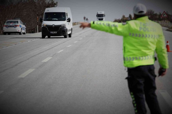 Sürücülere "kurallara uyun" uyarısı