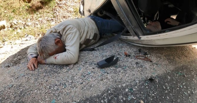 Takla atan araçta dehşeti yaşadılar