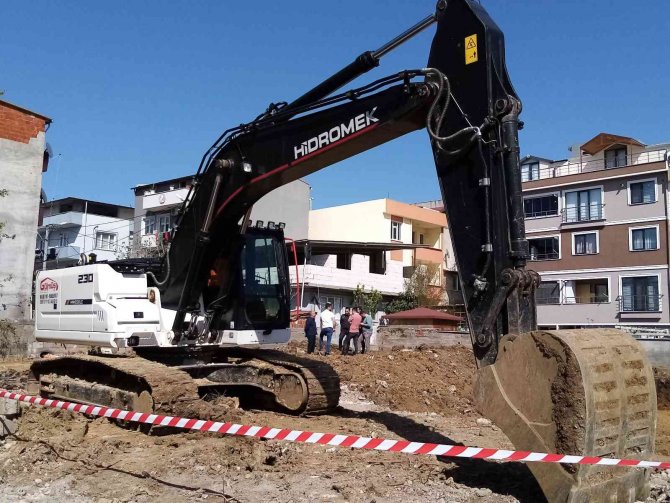 Toprağa gömülü bulunan yüzlerce bombanın sırrı çözülüyor