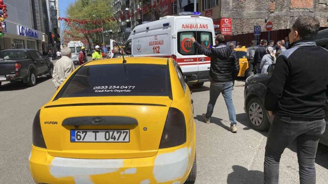 Yolun karşısına geçmek isteyen adama ticari taksi çarptı