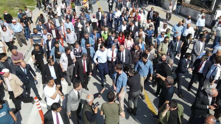 Bakan Kurum: Marmaris'imizi o eski hatırladığımız Marmaris'e getirebilmenin çabası içerisindeyiz