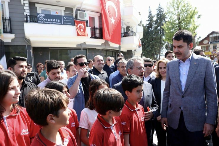 Bakan Kurum: Marmaris'imizi o eski hatırladığımız Marmaris'e getirebilmenin çabası içerisindeyiz