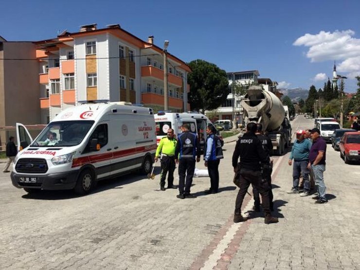Beton mikserinin çarptığı kadın öldü