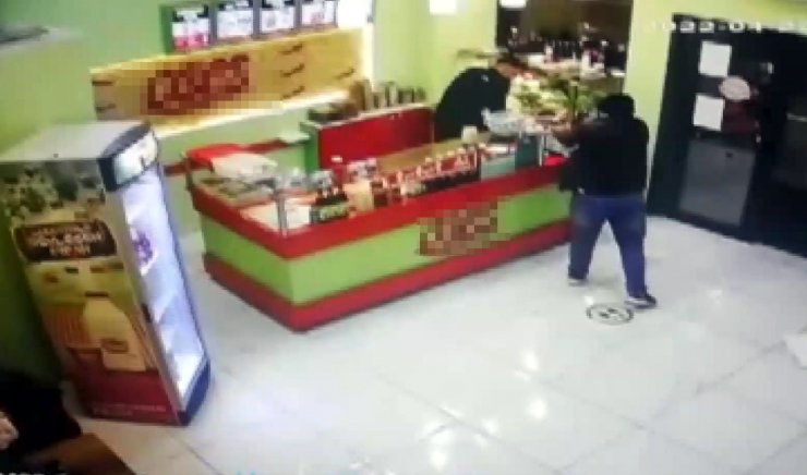 Çiğköftecide dehşet; siparişi verdi ateş etti