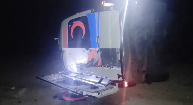 Devrilen ambulansta yaralanan SMA'lı Elif bebek, taburcu oldu