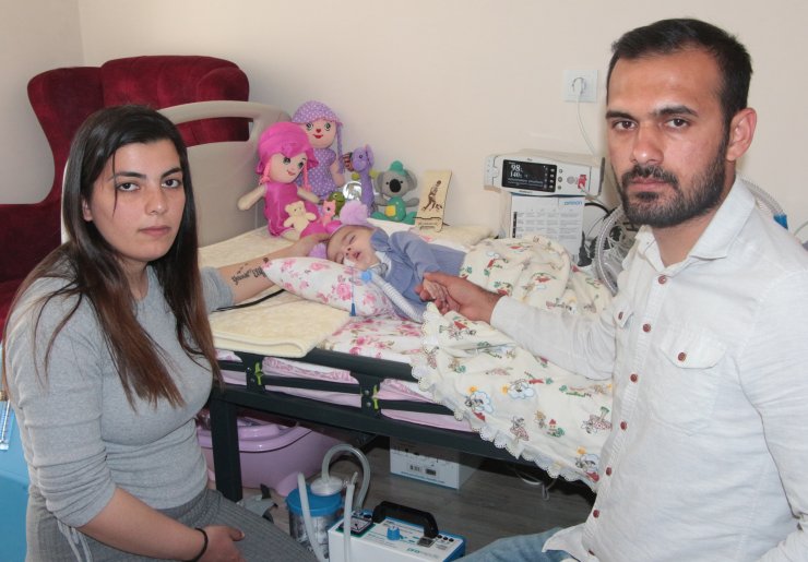 Devrilen ambulansta yaralanan SMA'lı Elif bebek, taburcu oldu