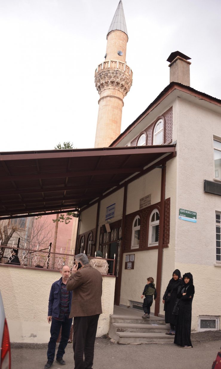 İmam ve cemaat, 15 yıldır ihtiyaç sahiplerine iftar yemeği hazırlıyor