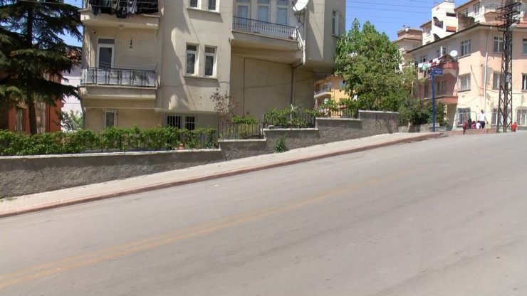 Kamyonet çocuğa çarptı