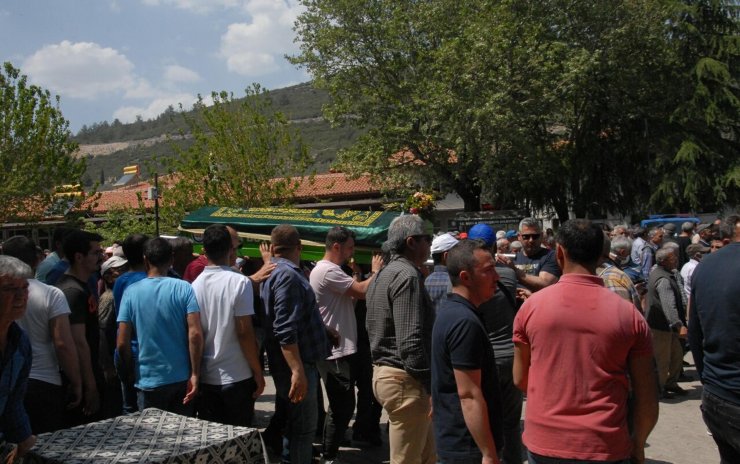 Muğla'da metan gazından zehirlenen 4 kişi toprağa verildi