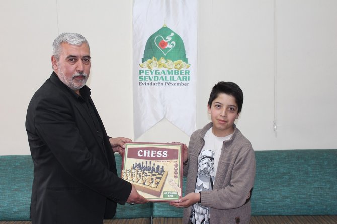 Siyer yarışmasında dereceye girenlere ödülleri dağıtıldı