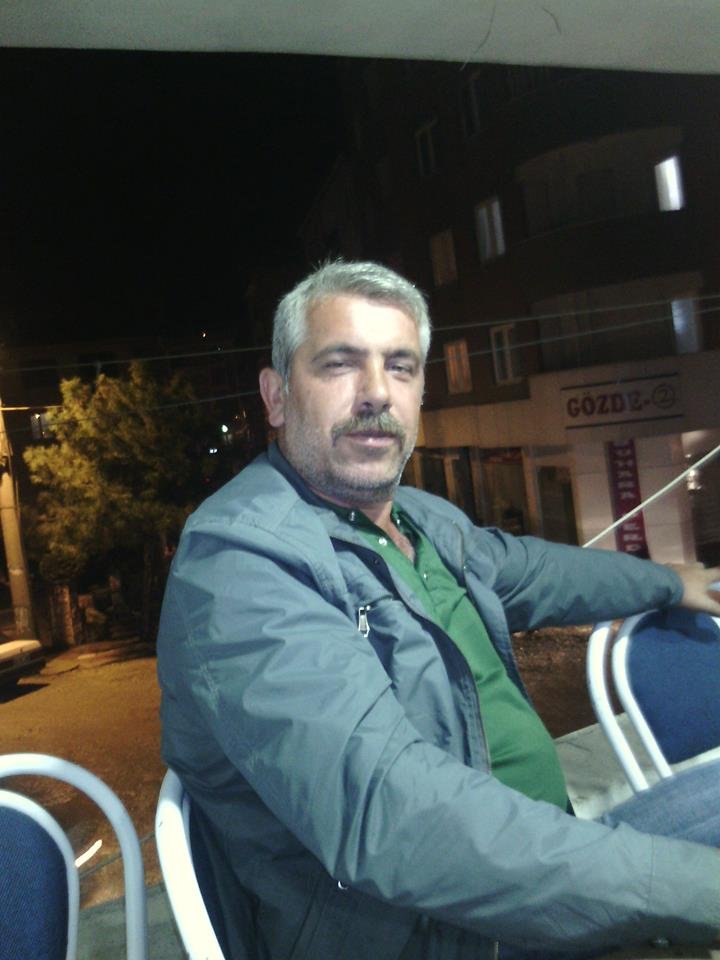 Tarla sürerken devrilen traktörün altında kalan sürücü öldü