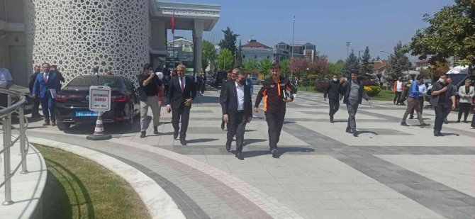 Valilikte siren sesleri yükseldi