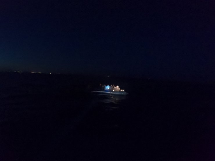 60 kaçak göçmen kurtarıldı