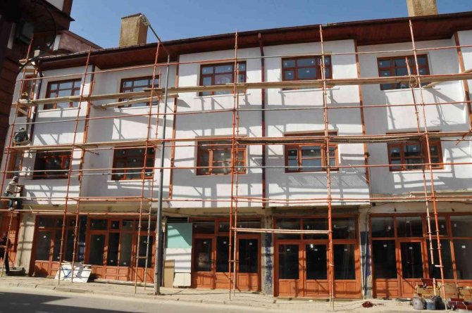 Akşehir'de sokak sağlıklaştırma çalışmaları sürüyor