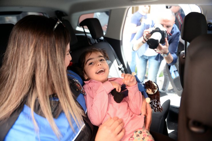 ALS hastası Merve'yi, terapiye polis götürdü