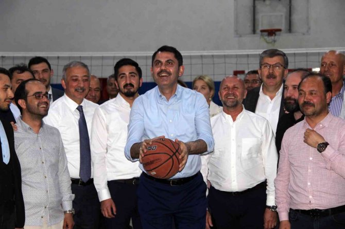 Bakan Kurum gençler ile buluştu