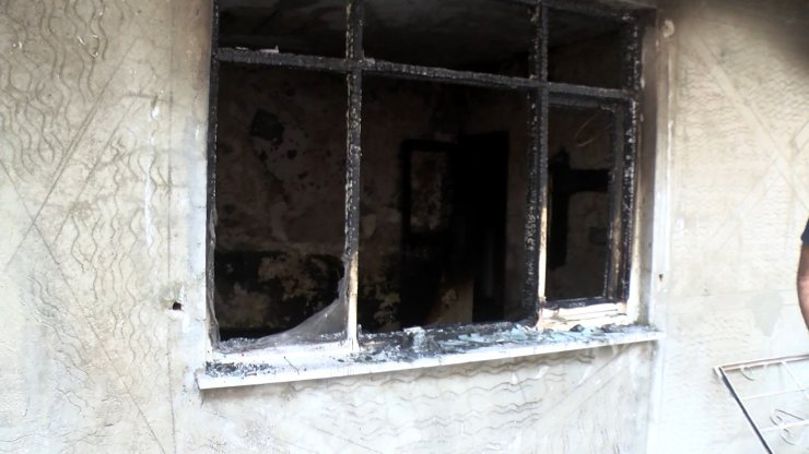 Can pazarı: Yangında mahsur kalanları minibüsle kurtardılar