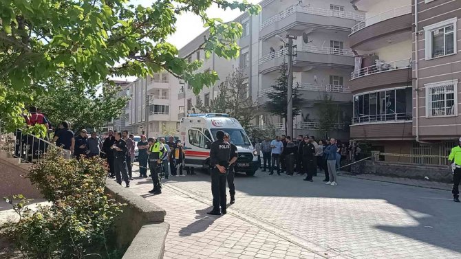 Çıkan yangında 1 çocuk öldü, 6 kişi yaralandı