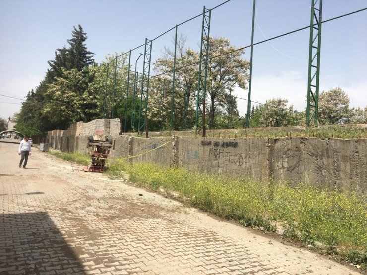 İskelenin altında kalan Hamza hayatını kaybetti