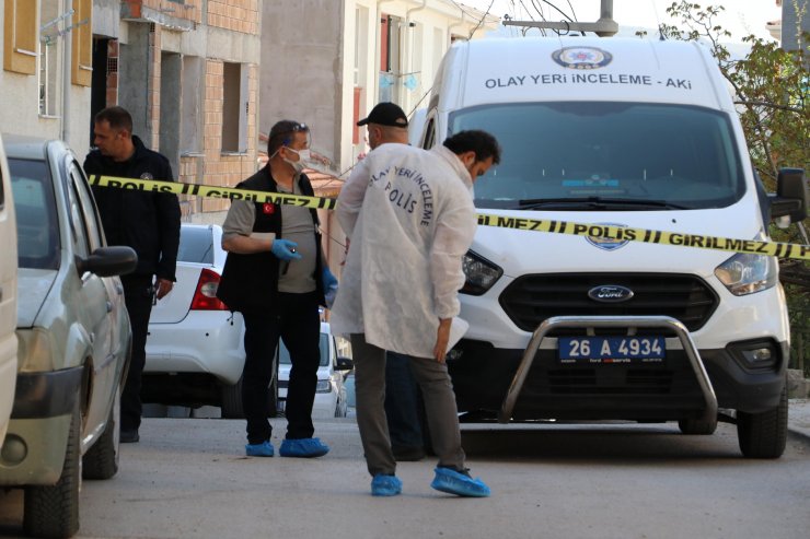 Kayınpederini öldürdü, eşiyle birlikte 4 kişiyi de yaraladı