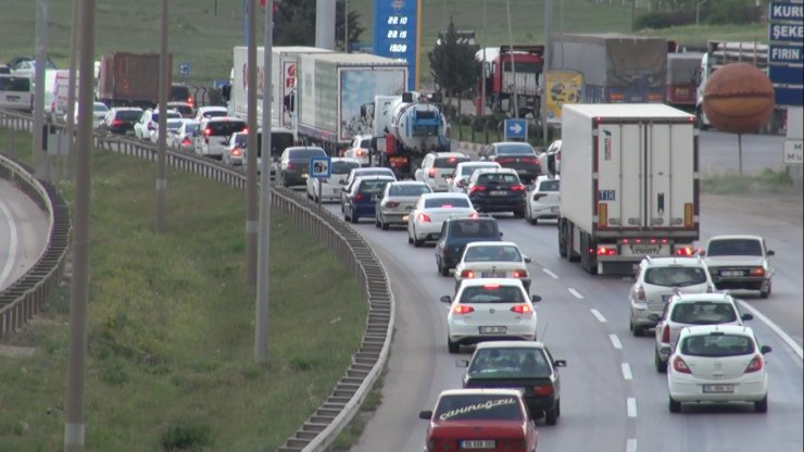 Kırıkkale'de 'kilit kavşak'ta bayram yoğunluğu
