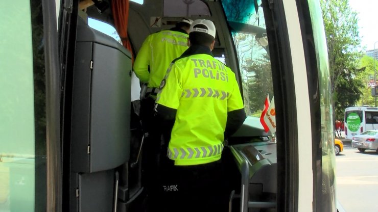 Otogarda bayram öncesi otobüslere denetim