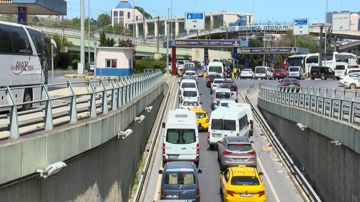 Otogarda tatil hareketliliği başladı