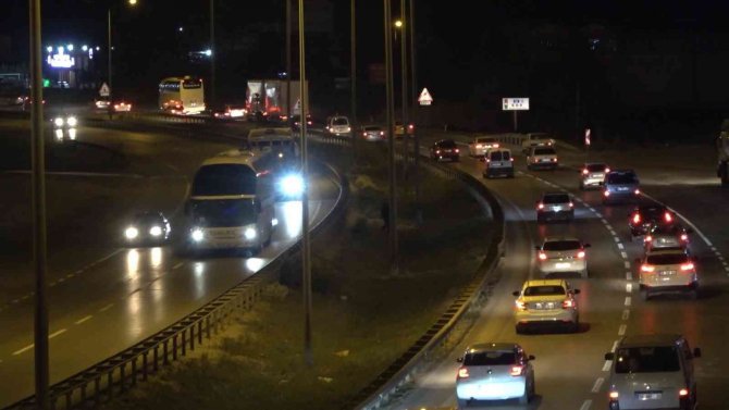 43 ilin geçiş güzergahında trafik yoğunluğu