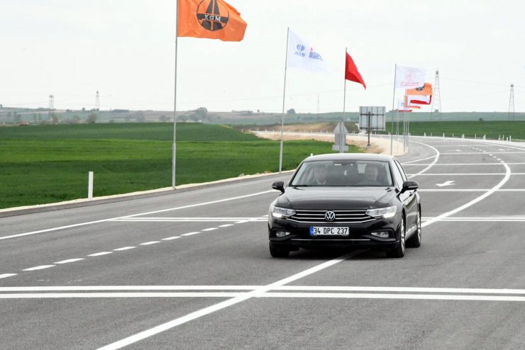 Bakan Karaismailoğlu: Dünyayı Türkiye'ye bağlamaya devam edeceğiz