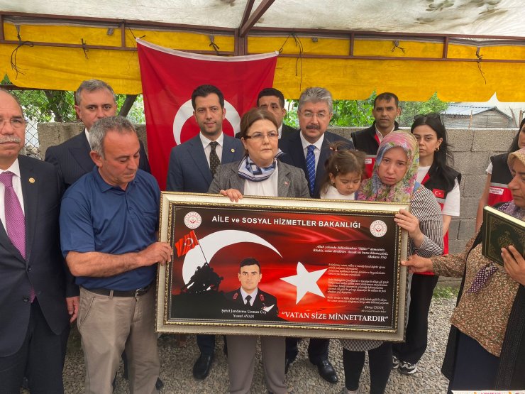 Bakan Yanık: Elimizden geleni sonuna kadar milletimizin hizmetine sunuyoruz