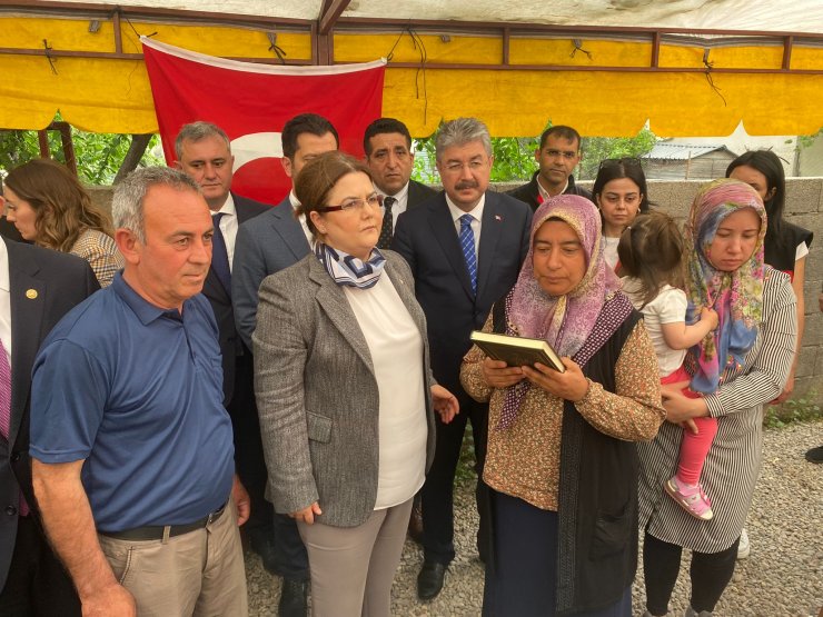 Bakan Yanık: Elimizden geleni sonuna kadar milletimizin hizmetine sunuyoruz