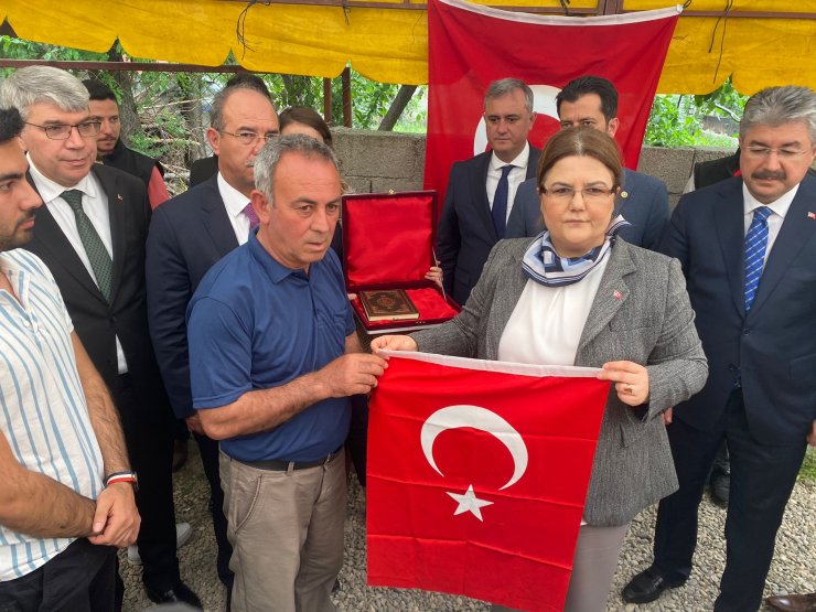 Bakan Yanık: Elimizden geleni sonuna kadar milletimizin hizmetine sunuyoruz