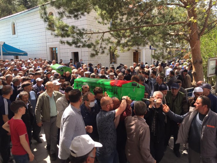 Ebe Büşra ile annesi toprağa verildi