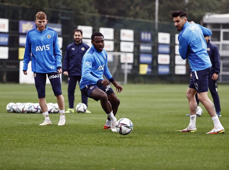 Fenerbahçe, Beşiktaş derbisinin hazırlıklarına başladı