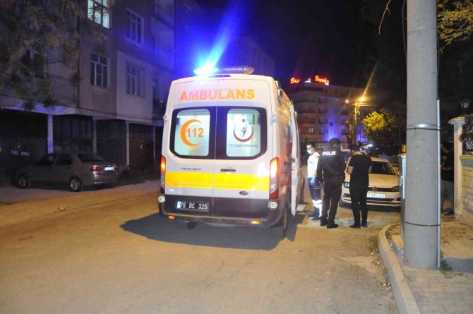 Gençlerin bıçaklı kavgasında 3 kişi yaralandı