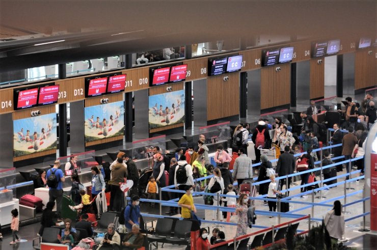İstanbul Havalimanı'nda bayram tatili yoğunluğu